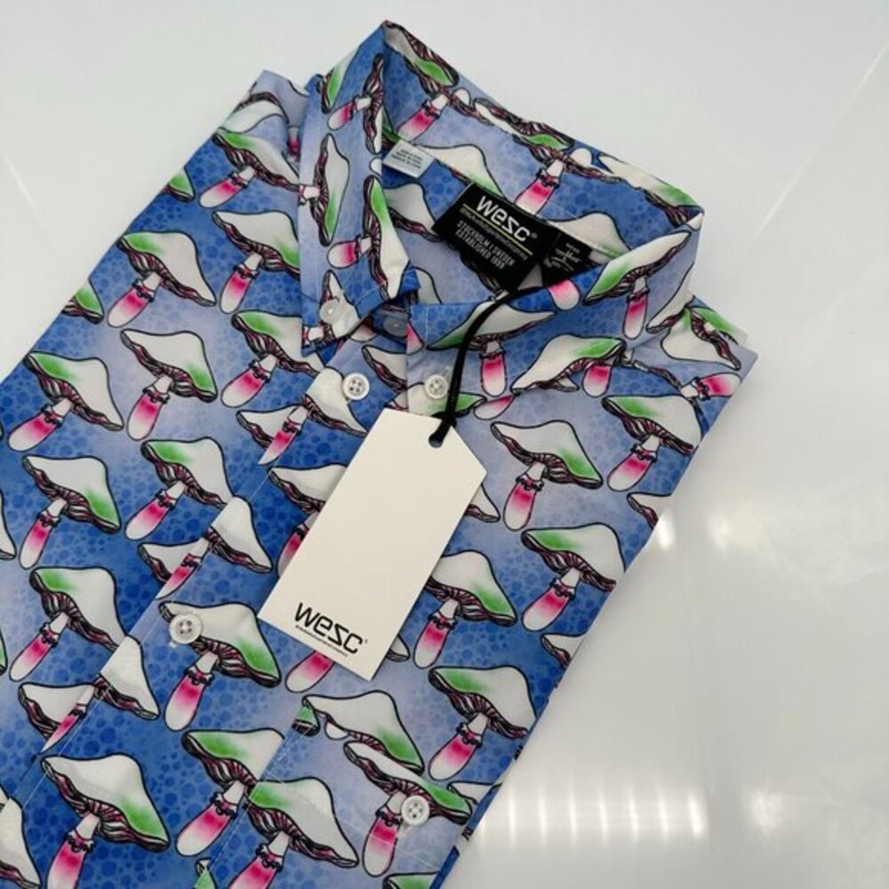 WeSC Unisex Oden Shroomspiracy AOP Short Sleeve Shirt, Size M/L, Electric Blue
